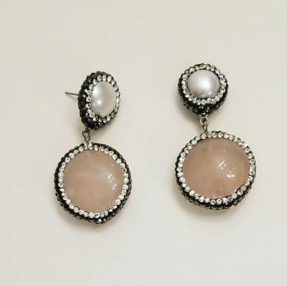Pearl and pink stone earrings framed with crystals - Picture 4 of 4